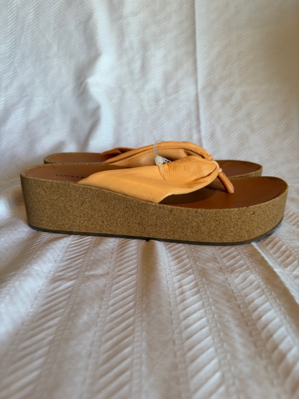 Lucky Brand Women’s Peach Twist-Top Toe-Post Sandals Size 7 1/2 - Picture 7 of 7